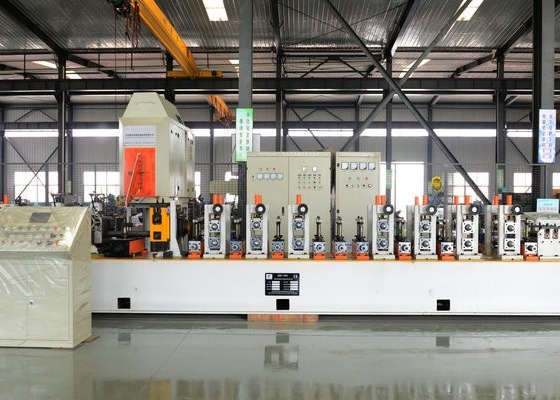 La macchina completamente automatica del laminatoio per tubi di alta precisione di 100X100Mm include i rulli
