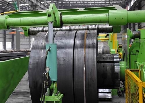 Il CNC ha galvanizzato la linea di taglio 1600×6mm macchina 50m/min del acciaio al carbonio