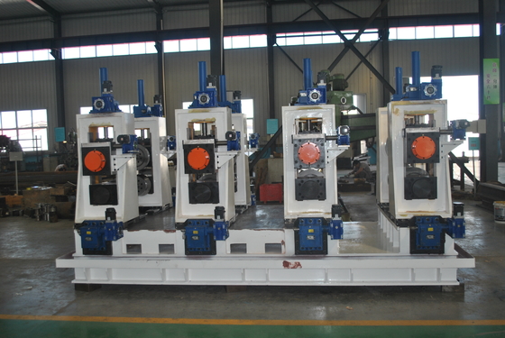 Servo regolazione automatica del tubo di acciaio macchina di produzione di alta prestazione produzione liscia