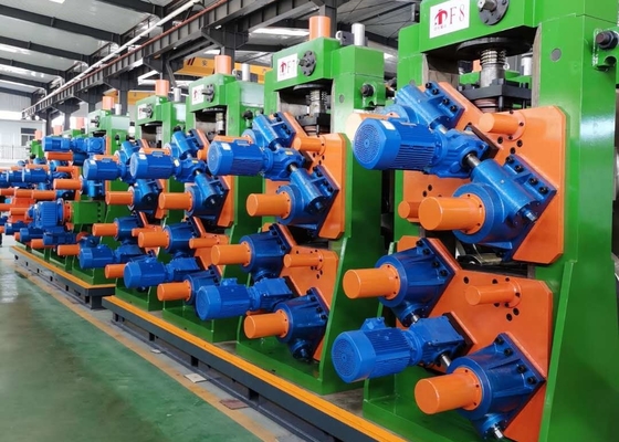 Linea di produzione di tubi in acciaio di dimensioni facile da regolare Max 219mm 50M/Min
