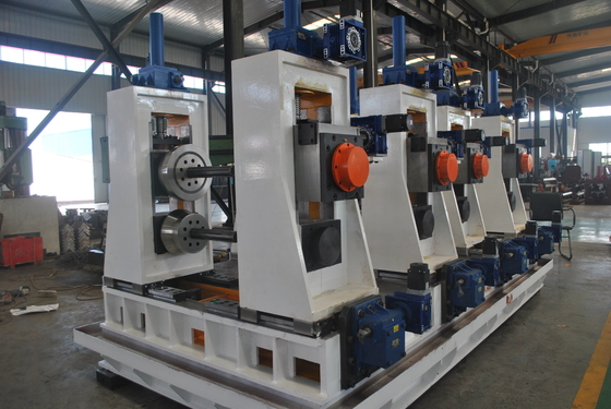 Il laminatoio per tubi automatico della sega fredda industriale convoglia la linea trattata del acciaio al carbonio