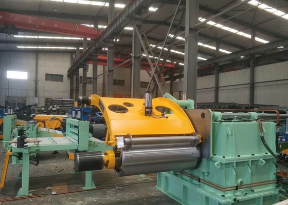 Larghezza della bobina Max 1650Mm Peso Max 30T Macchina di taglio in acciaio Colore verde