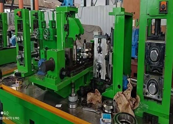 114 mm Min Spessore 1,5 mm Tubbi in bassa lega Macchina di alta produttività Linea di produzione di tubi in acciaio