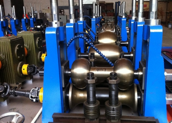 Linea di produzione di tubi in acciaio al carbonio da 4 mm di spessore 380v 650KW 1 anno di garanzia