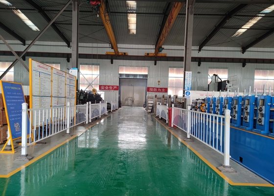 Linea di produzione di tubi in acciaio al carbonio da 4 mm di spessore 380v 650KW 1 anno di garanzia