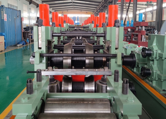 Dimensione regolabile 114-219 mm Fabbricazione di tubi quadrati in acciaio Max 120mM/min Velocità