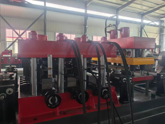 Macchina di fabbricazione di tubi in acciaio efficiente 380V 3 fase 50Hz Potenza 7,5 kW