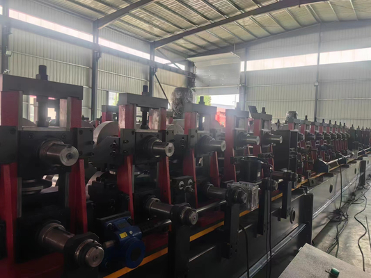Macchina di fabbricazione di tubi in acciaio efficiente 380V 3 fase 50Hz Potenza 7,5 kW