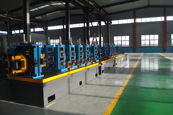 Linea di produzione di tubi di acciaio ERW completamente automatica che forma direttamente il diametro del tubo di 63 mm