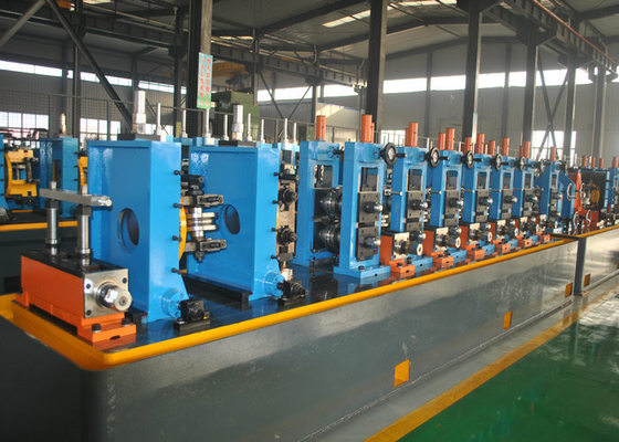 Fabbrica di tubi di precisione Linea di saldatura di tubi di acciaio al carbonio, macchina per la fabbricazione di tubi di acciaio Larghezza 280 ~ 700 mm