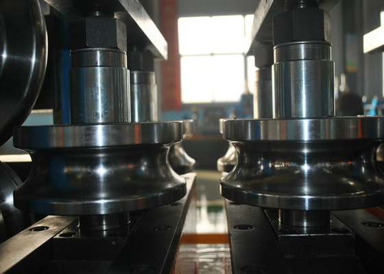 Precision Tube Mill Acciaio inossidabile Precision Tube Mill Automatic Machine By Turbine Worm Adjustment