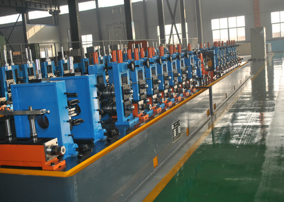 Fabbrica di tubi di precisione Linea di saldatura di tubi di acciaio al carbonio, macchina per la fabbricazione di tubi di acciaio Larghezza 280 ~ 700 mm