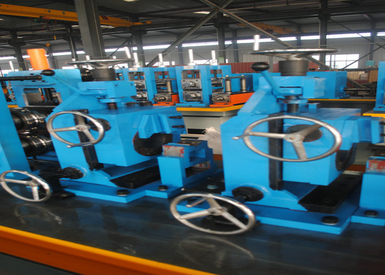 Fabbricazione di tubi di precisione BH Saldato ERW Pipe Making Machine per tubo di ferro / tubo 25-76mm Pipe Dia
