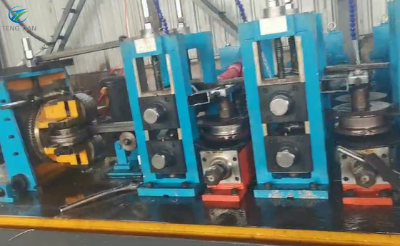 Fabbricazione di tubi quadrati saldati ad alta frequenza con taglio volante al computer
