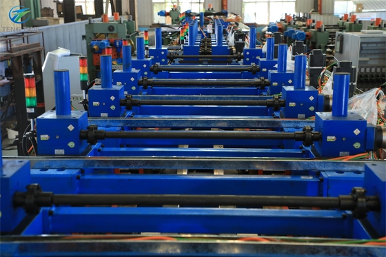 Lungo ciclo di vita Linea di produzione di tubi in acciaio ERW con alimentazione elettrica da 1000 kW