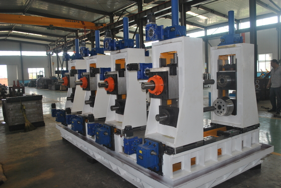 Servo regolazione automatica del tubo di acciaio macchina di produzione di alta prestazione produzione liscia