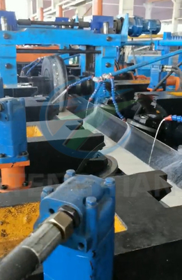 Macchina automatica per la fabbricazione di tubi in acciaio al carbonio per tubi quadrati