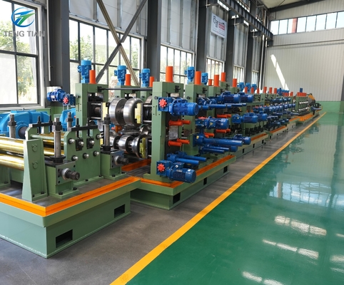 Macchina di produzione di tubi in acciaio ad alta precisione 380V Velocità di funzionamento 150m / min