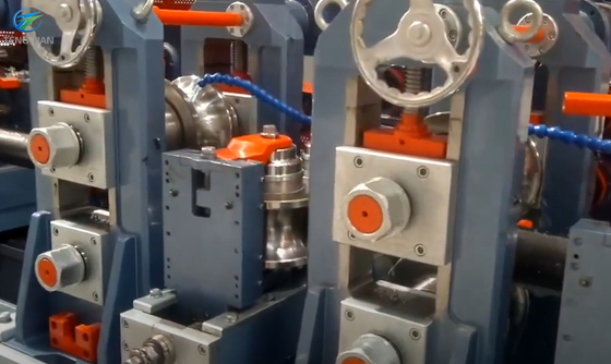 Profili di acciaio Pipe Mill Machine Automatic Packing 300 KW saldatore