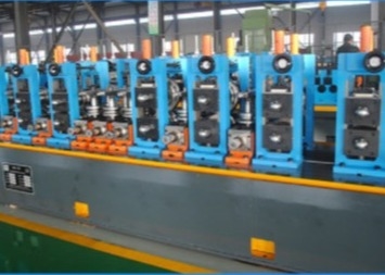 50 mm di diametro 2,5 mm di spessore 90 m/min Linea di produzione di tubi e tubi in acciaio
