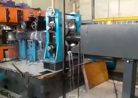Fabbricazione di tubi quadrati di acciaio