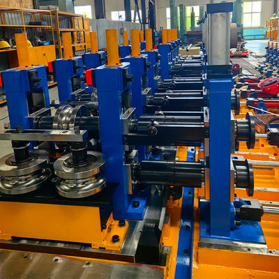 Macchina per la produzione di laminatoi per tubi quadrati automatica senza cambio di rulli