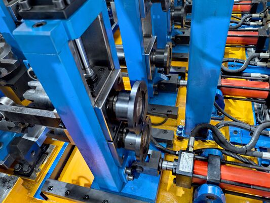 Laminatoio per tubi quadrati da 20-50 m/min per 60X60-120x120 mm