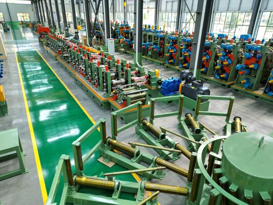 Impianto di tubi ERW da 273 mm con accumulatore orizzontale