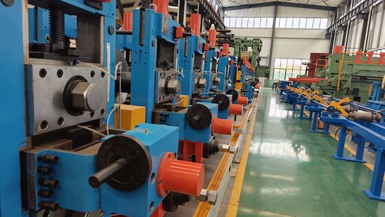 Macchina per la formatura di tubi in acciaio al carbonio saldato ad alta frequenza (HF) Linea di laminatoi per tubi ERW